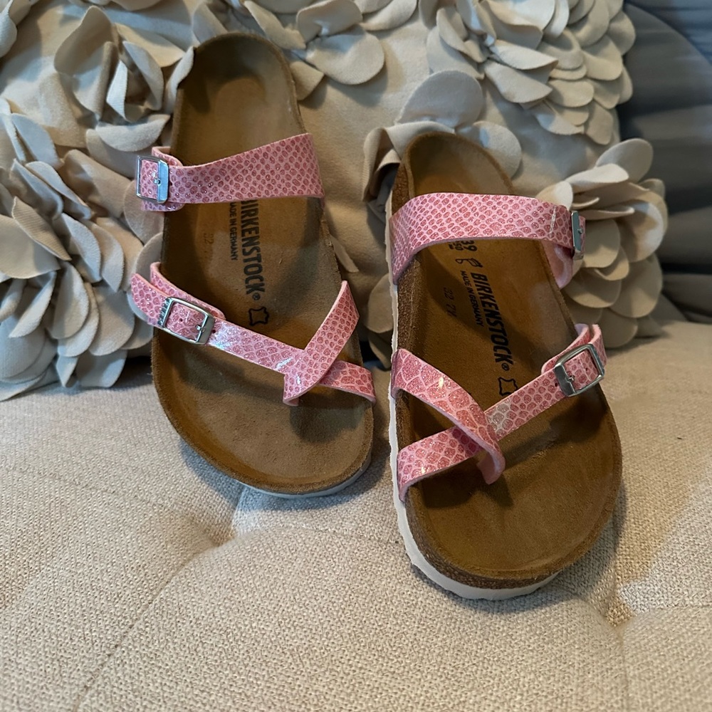 BIRKENSTOCK Mayari Pink Sandals Size 39 US 8-8.5 Never worn BEAUTIFUL sandals!!